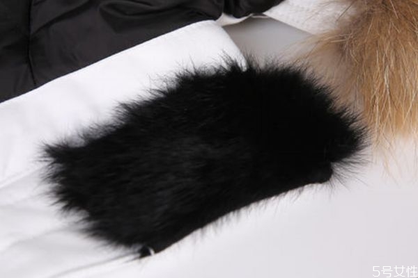 毛領(lǐng)變綠了還能補(bǔ)救嗎 毛領(lǐng)變綠怎么回事 毛領(lǐng)變綠了還能補(bǔ)救嗎 毛領(lǐng)變綠怎么回事