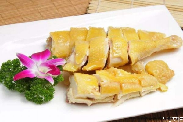 白切雞怎么做好吃 白切雞的簡單做法 白切雞怎么做好吃 白切雞的簡單做法