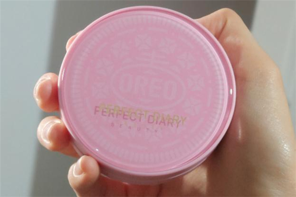 完美日記奧利奧氣墊色號 奧利奧氣墊粉色和黑色的區(qū)別 完美日記奧利奧氣墊色號 奧利奧氣墊粉色和黑色的區(qū)別