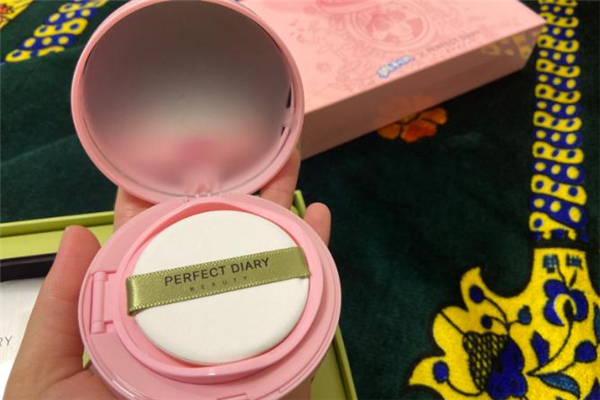 完美日記奧利奧氣墊色號 奧利奧氣墊粉色和黑色的區(qū)別 完美日記奧利奧氣墊色號 奧利奧氣墊粉色和黑色的區(qū)別