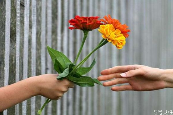 女生生氣應(yīng)該怎么哄 女生生氣應(yīng)該怎么辦 女生生氣應(yīng)該怎么哄 女生生氣應(yīng)該怎么辦