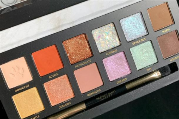 完美日記小狗盤價(jià)格 完美日記小狗盤是限定嗎 完美日記小狗盤價(jià)格 完美日記小狗盤是限定嗎