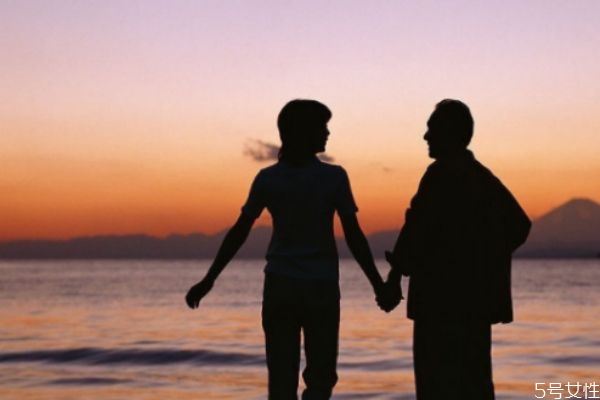 懷孕晚期發(fā)現(xiàn)老公出軌怎么辦 孕期出軌怎么處理 懷孕晚期發(fā)現(xiàn)老公出軌怎么辦 孕期出軌怎么處理