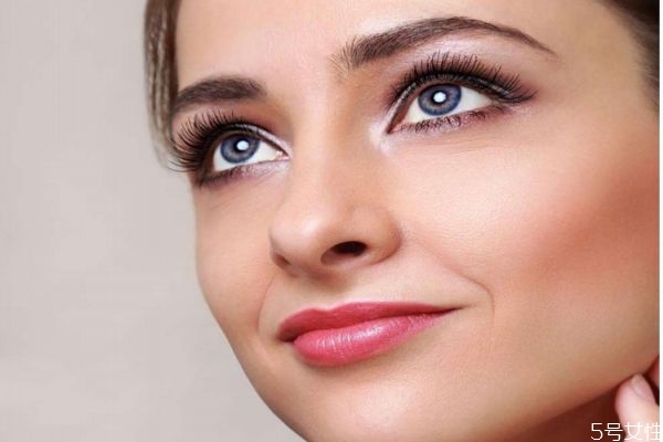 春季面膜可以天天做嗎 春季應(yīng)該注重補水還是保濕 春季面膜可以天天做嗎 春季應(yīng)該注重補水還是保濕