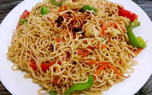 炒方便面很黏怎么辦 吃炒方便面會(huì)長(zhǎng)胖嗎