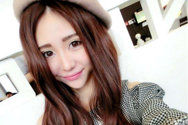 假發(fā)臟了怎么洗 假發(fā)清洗注意事項 假發(fā)臟了怎么洗 假發(fā)清洗注意事項