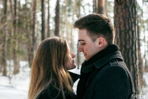 一般異地多久感情會(huì)淡 挽回異地戀的辦法 一般異地多久感情會(huì)淡 挽回異地戀的辦法