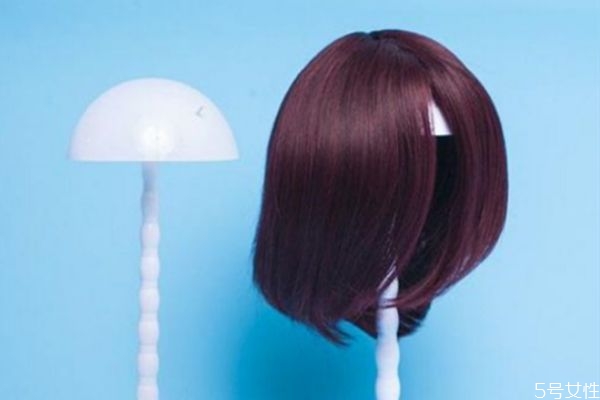 假發(fā)怎么清洗 假發(fā)不戴時如何存放 假發(fā)怎么清洗 假發(fā)不戴時如何存放