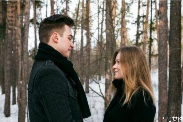 一般異地多久感情會(huì)淡 挽回異地戀的辦法 一般異地多久感情會(huì)淡 挽回異地戀的辦法