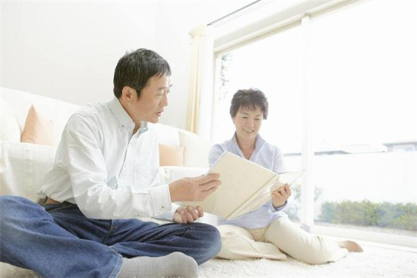 老年夫妻沒(méi)有感情了怎么辦 老年夫妻怎么保持新鮮感