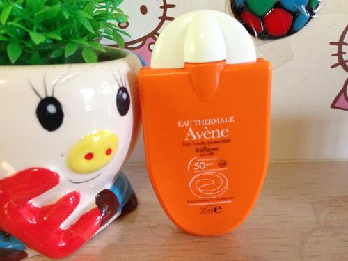 雅漾小金剛防曬霜敏感肌能用嗎 雅漾小金剛防曬霜含酒精嗎 雅漾小金剛防曬霜敏感肌能用嗎 雅漾小金剛防曬霜含酒精嗎