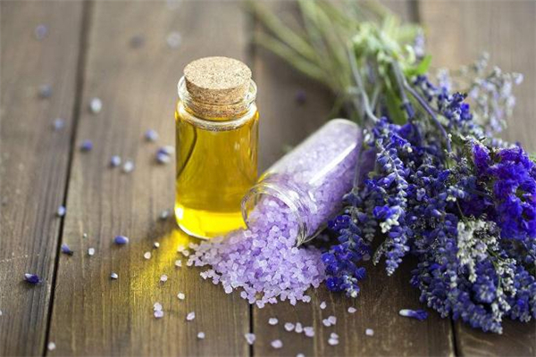 精油按摩減肥飯前還是飯后比較好 精油按摩減肥什么原理 精油按摩減肥飯前還是飯后比較好 精油按摩減肥什么原理