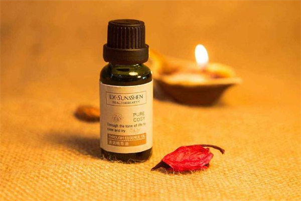 精油按摩減肥怎么按 減肥用什么精油按摩好 精油按摩減肥怎么按 減肥用什么精油按摩好