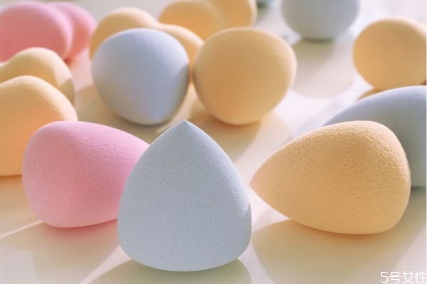 美妝蛋怎么才不會(huì)發(fā)霉 美妝蛋發(fā)霉了還能用嗎 美妝蛋怎么才不會(huì)發(fā)霉 美妝蛋發(fā)霉了還能用嗎