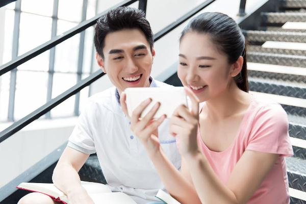 老公護(hù)著小三說明什么 老公為什么護(hù)著別的女人 老公護(hù)著小三說明什么 老公為什么護(hù)著別的女人