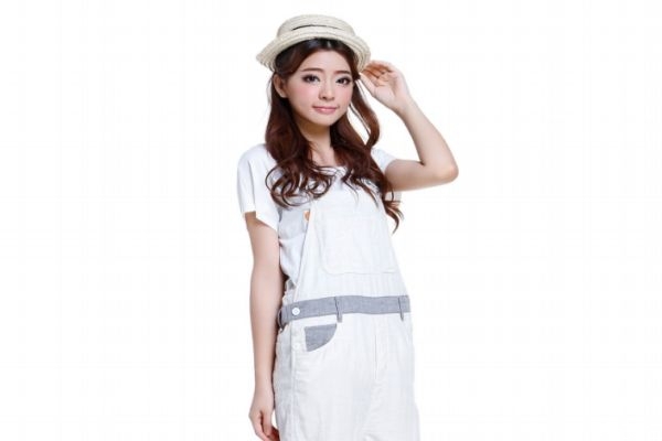 皮膚偏黃適合純白還是米白 皮膚偏黃適合什么顏色 皮膚偏黃適合純白還是米白 皮膚偏黃適合什么顏色