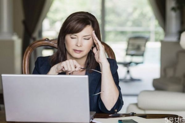 霉菌性陰炎怎么引起的 霉菌性陰炎會(huì)傳染嗎 霉菌性陰炎怎么引起的 霉菌性陰炎會(huì)傳染嗎