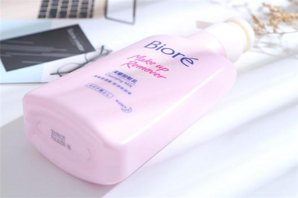 卸妝乳可以清潔毛孔嗎 卸妝乳可以去黑頭嗎 卸妝乳可以清潔毛孔嗎 卸妝乳可以去黑頭嗎