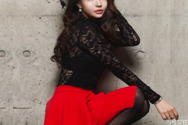 打底衫應(yīng)該怎么搭配 打底衫搭配的正確方法 打底衫應(yīng)該怎么搭配 打底衫搭配的正確方法