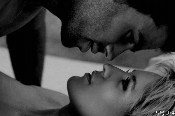 為什么姐弟戀有壓力 造成姐弟戀壓力的原因 為什么姐弟戀有壓力 造成姐弟戀壓力的原因