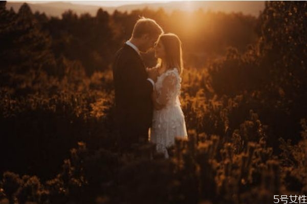 哄人睡覺(jué)方法 哄女朋友睡覺(jué)的技巧 哄人睡覺(jué)方法 哄女朋友睡覺(jué)的技巧