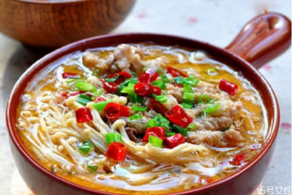 肥牛金針菇怎么做好吃 肥牛金針菇的簡(jiǎn)單做法 肥牛金針菇怎么做好吃 肥牛金針菇的簡(jiǎn)單做法