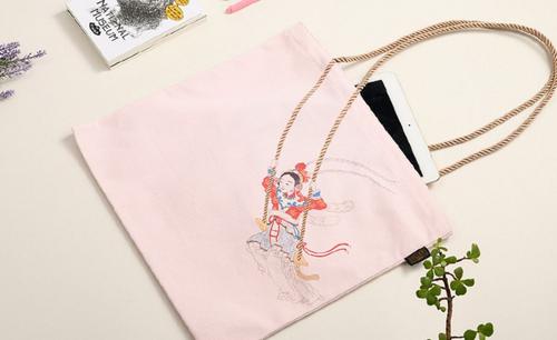 休閑帆布包實(shí)用嗎 休閑帆布包日常實(shí)用穿搭 休閑帆布包實(shí)用嗎 休閑帆布包日常實(shí)用穿搭