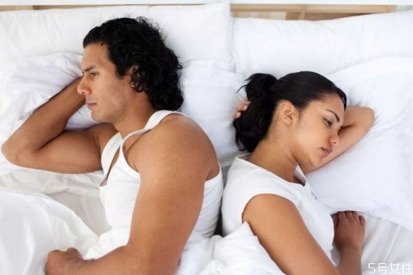 戀愛初期為什么不能冷戰(zhàn) 戀愛初期冷戰(zhàn)有什么危害 戀愛初期為什么不能冷戰(zhàn) 戀愛初期冷戰(zhàn)有什么危害