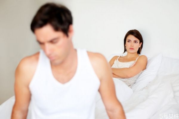 戀愛初期為什么不能冷戰(zhàn) 戀愛初期冷戰(zhàn)有什么危害 戀愛初期為什么不能冷戰(zhàn) 戀愛初期冷戰(zhàn)有什么危害