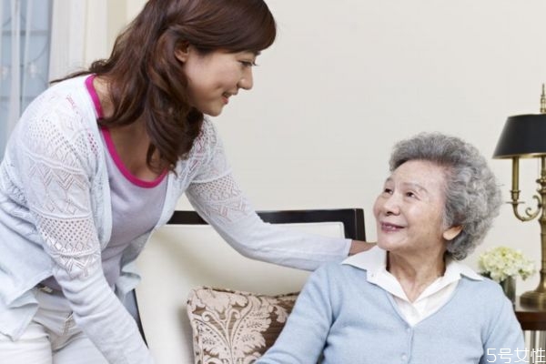 洋媳婦應該怎么和婆婆相處 洋媳婦和婆婆相處的方法 洋媳婦應該怎么和婆婆相處 洋媳婦和婆婆相處的方法