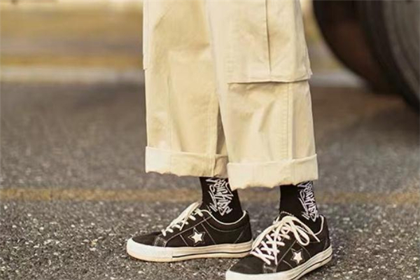 工裝闊腿褲什么顏色好看 工裝闊腿褲流行什么顏色 工裝闊腿褲什么顏色好看 工裝闊腿褲流行什么顏色