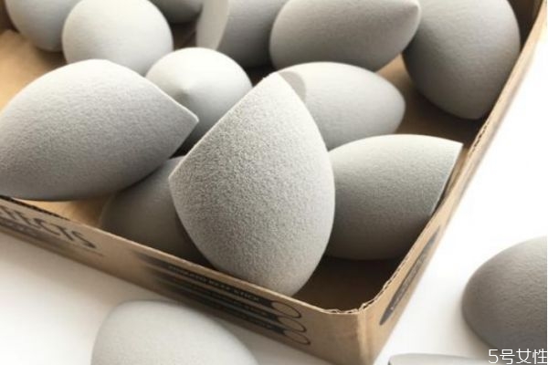 海綿蛋為什么要浸水 使用海綿蛋的技巧 海綿蛋為什么要浸水 使用海綿蛋的技巧