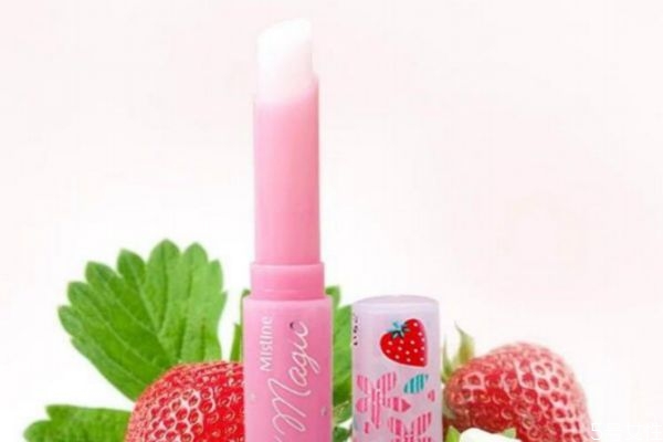 忘帶唇膏嘴巴干怎么辦 沒(méi)帶唇膏用什么代替