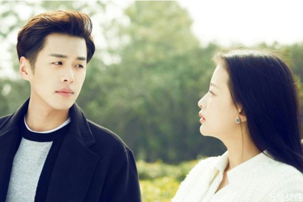 女朋友最想問(wèn)男朋友什么問(wèn)題 女友必問(wèn)男友的十大問(wèn)題 女朋友最想問(wèn)男朋友什么問(wèn)題 女友必問(wèn)男友的十大問(wèn)題