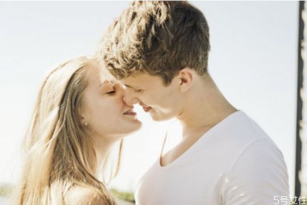 男生最喜歡女生的幾個行為 男生喜歡女生的幾個表現(xiàn) 男生最喜歡女生的幾個行為 男生喜歡女生的幾個表現(xiàn)