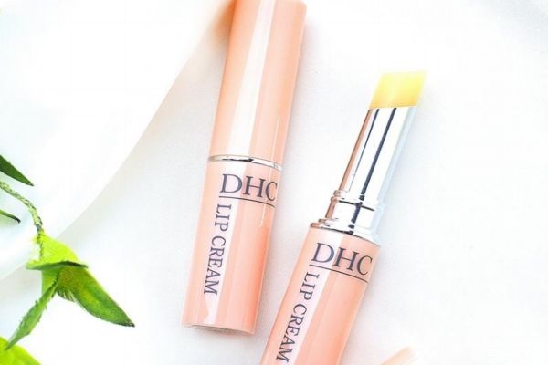 忘帶唇膏嘴巴干怎么辦 沒(méi)帶唇膏用什么代替