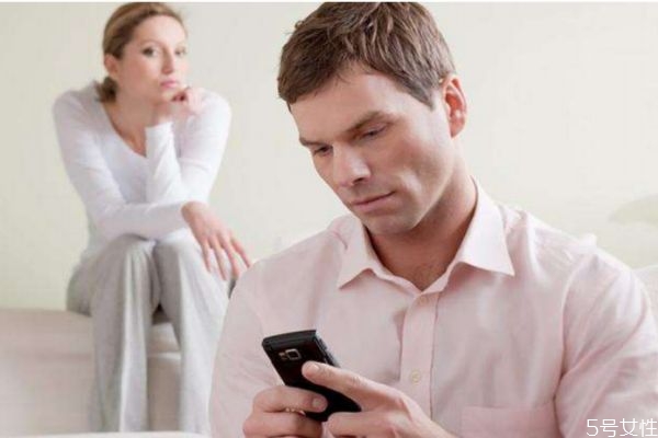 丈夫與人聊天曖昧算出軌嗎 丈夫與人聊天曖昧可以原諒嗎 丈夫與人聊天曖昧算出軌嗎 丈夫與人聊天曖昧可以原諒嗎