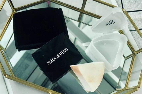 毛戈平粉膏遮瑕怎么樣 毛戈平粉膏容易泛油光嗎 毛戈平粉膏遮瑕怎么樣 毛戈平粉膏容易泛油光嗎