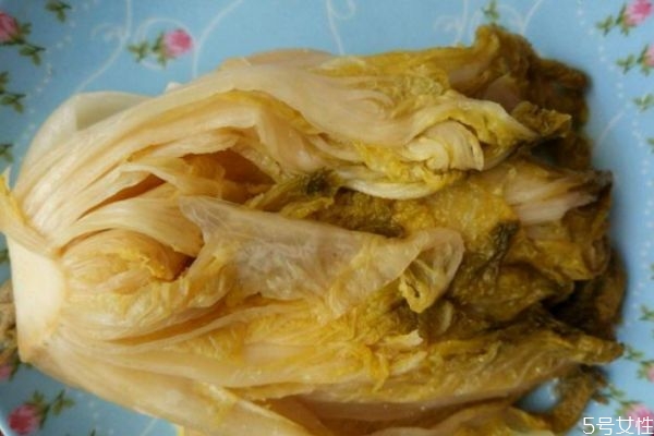 腌酸菜的做法 腌酸菜怎么做好吃 腌酸菜的做法 腌酸菜怎么做好吃
