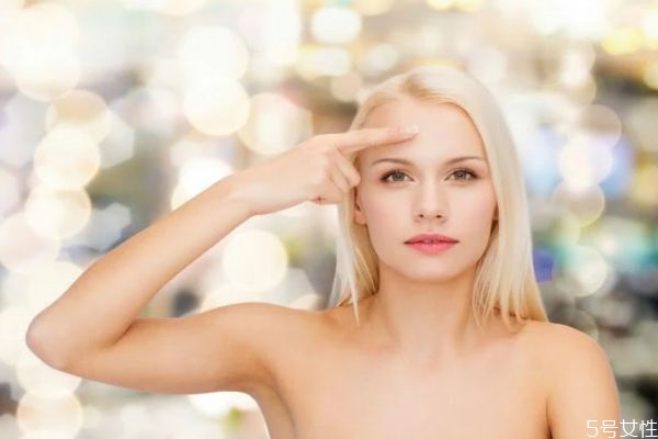 臉上雀斑怎么去除 臉上的雀斑是怎么來的 臉上雀斑怎么去除 臉上的雀斑是怎么來的