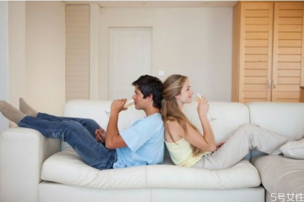 男人主動(dòng)分居代表什么 男人搬出去住是不是打算離婚 男人主動(dòng)分居代表什么 男人搬出去住是不是打算離婚