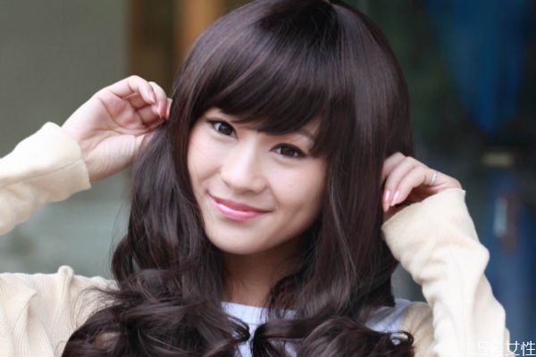 假發(fā)可以用吹風機吹嗎 假發(fā)可以用卷發(fā)棒嗎 假發(fā)可以用吹風機吹嗎 假發(fā)可以用卷發(fā)棒嗎