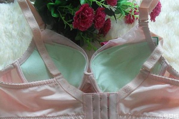 內(nèi)衣發(fā)黃的原因 為什么內(nèi)衣會發(fā)黃 內(nèi)衣發(fā)黃的原因 為什么內(nèi)衣會發(fā)黃