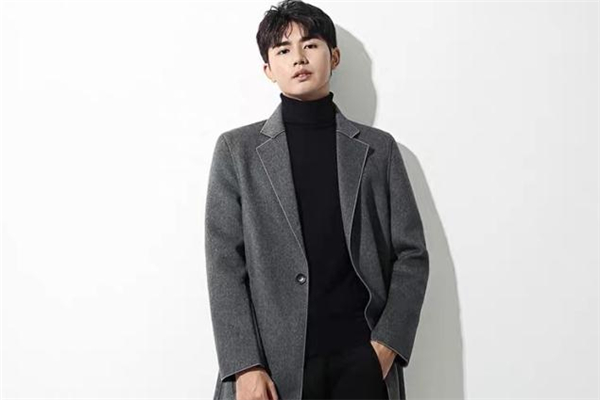 男生灰色大衣怎么搭配 男生灰色大衣配什么內(nèi)搭 男生灰色大衣怎么搭配 男生灰色大衣配什么內(nèi)搭