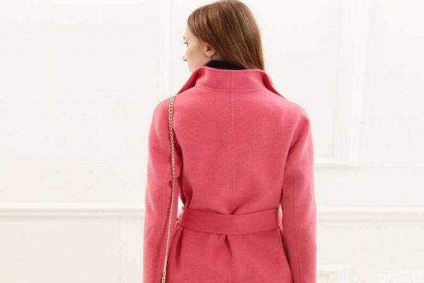 澳毛大衣怎么樣 澳毛大衣穿著注意事項 澳毛大衣怎么樣 澳毛大衣穿著注意事項