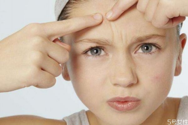 痘痘發(fā)炎怎么辦 痘痘發(fā)炎怎么解決 痘痘發(fā)炎怎么辦 痘痘發(fā)炎怎么解決