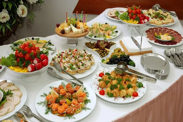 吃自助餐不要先吃什么 自助餐為什么不要先喝飲料 吃自助餐不要先吃什么 自助餐為什么不要先喝飲料