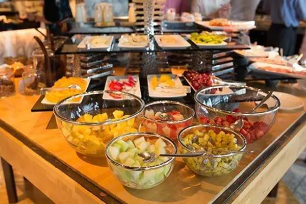 吃自助餐不要先吃什么 自助餐為什么不要先喝飲料 吃自助餐不要先吃什么 自助餐為什么不要先喝飲料