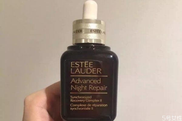 小棕瓶精華白天能用嗎 小棕瓶精華必須晚上用嗎 小棕瓶精華白天能用嗎 小棕瓶精華必須晚上用嗎