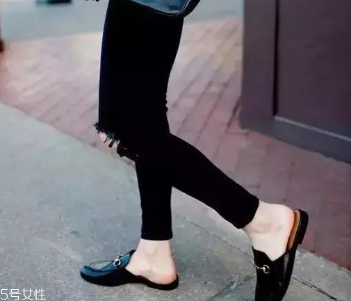 穆勒鞋配什么褲子 穆勒鞋休閑正式穿搭指南 穆勒鞋配什么褲子 穆勒鞋休閑正式穿搭指南